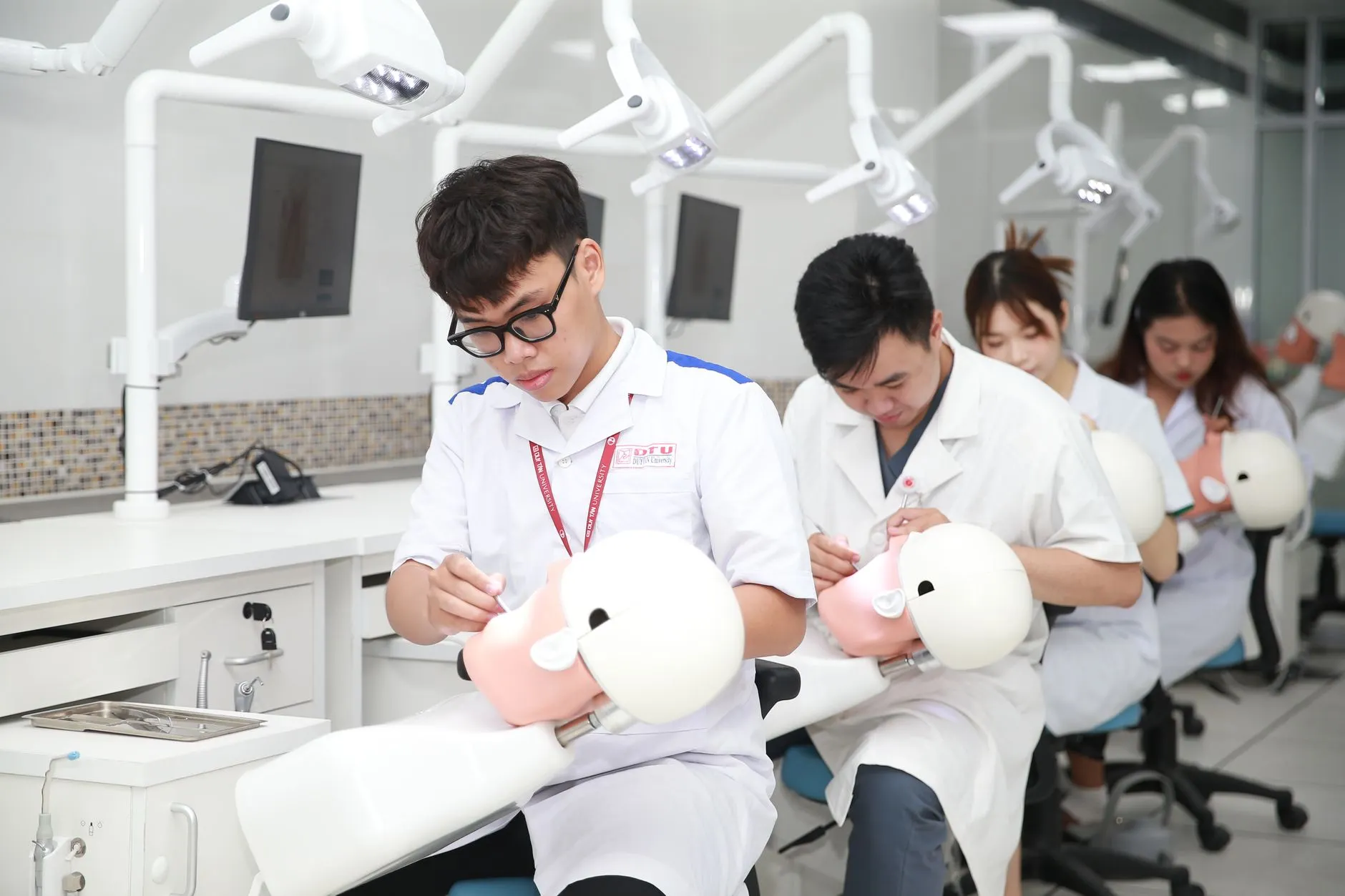 东莞市荣达华科技有限公司工控主板在智能制造中的典型应用封面图